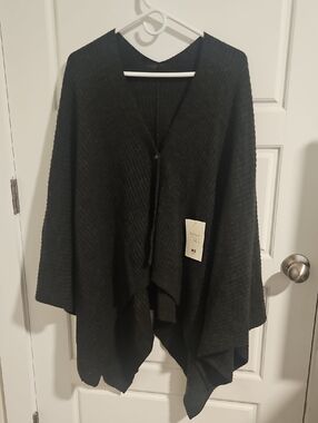 NWT Uniqlo Black Two-Way Stole Scarf